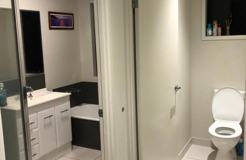Rosslea House | Private Bedroom in Sharehouse