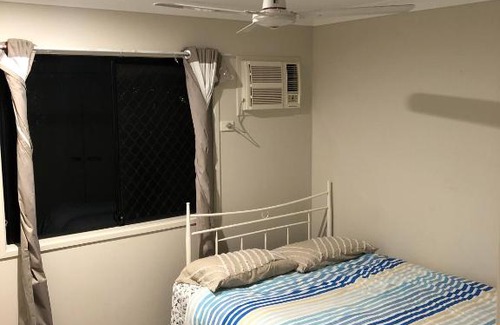 Rosslea House | Private Bedroom in Sharehouse