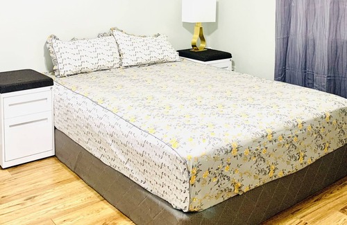 Fletchers Creek South House | Private bedroom near Toronto Airport