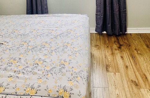 Fletchers Creek South House | Private bedroom near Toronto Airport