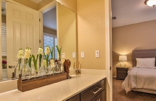 Elk Grove House | Private Bedroom with Private Bathroom in Elk Grove