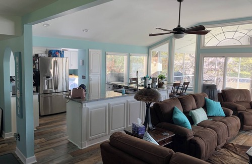 Newberry Shores House | Private Boat Ramp, Huge Screened in porch, 3bed 2bath home!