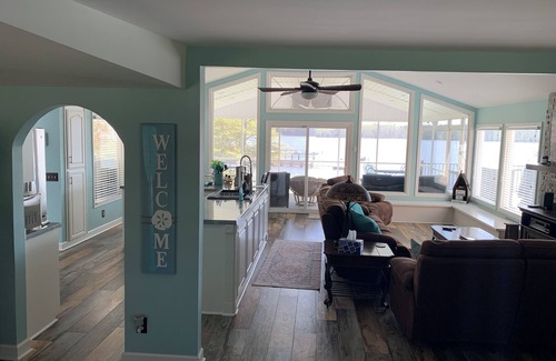 Newberry Shores House | Private Boat Ramp, Huge Screened in porch, 3bed 2bath home!