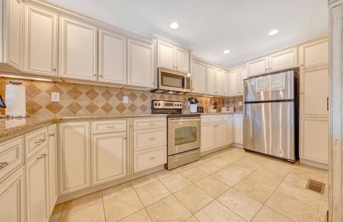 Smith Mountain Lake House | Private Boat Slip, Dogs Ok, Canoe, Game Room, ,Beach & Community Pool!