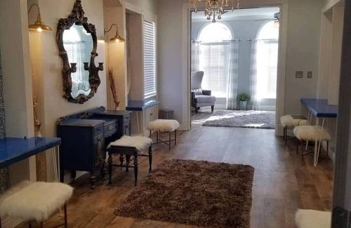 Alton House | Private Boutique Hotel with Venue Plus Bedrooms!