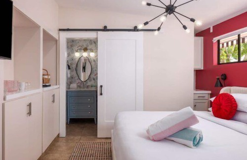 Warm Sands Hotel | Private Boutique Retreat | 9 Chic Suites | Pool & Hot Tub | The Muse Hotel!