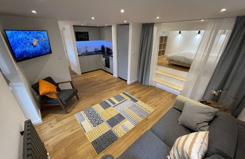 Saltdean Apartment | Private Brand New Coastal Garden Flat