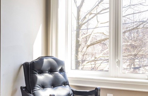 Niagara House | Private: Bright 2-Storey Loft w/Rooftop