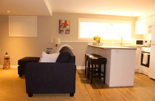 Gordon Head House | Private Bright & Beautiful 2 Bedroom Suite