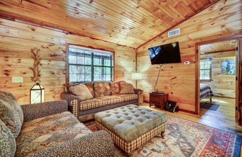 Broken Bow House | Private Broken Bow Cabin with Hot Tub and Gazebo!