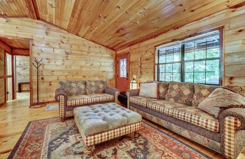 Broken Bow House | Private Broken Bow Cabin with Hot Tub and Gazebo!