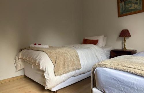 Greater Johannesburg Metropolitan Area Apartment | Private Bryanston Cottage, Garden, Uncapped Wi-Fi