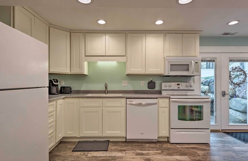 Lehi Apartment | Private Bsmt Apt- 3 miles to thanksgiving point Lehi