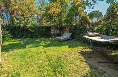 Valley Glen House | private bungalow njacuzzi and sauna