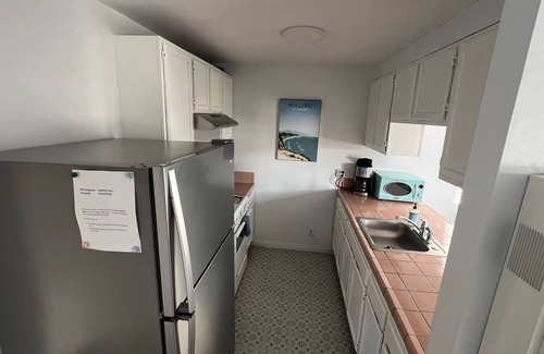 South Redondo Cottage | Private bungalow with pool, hot tub, basketball court.