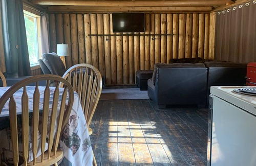 Powell County Cabin | Private cabin bordering national forest