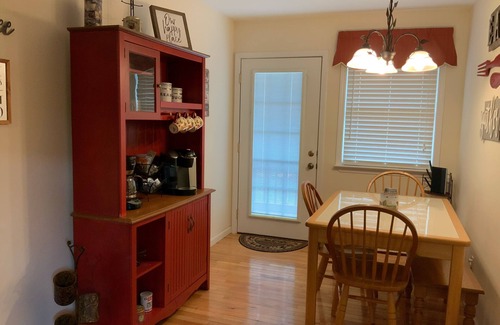 Marble Cabin | Private Cabin Getaway- Long Range Mountain View’s!
