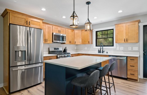Bentonville Cabin | Private Cabin in the woods w/firepit right next to Shenandoah River