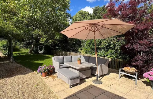 Bromham Cabin | Private Cabin near Bath & Longleat with hot tub for relaxing getaway