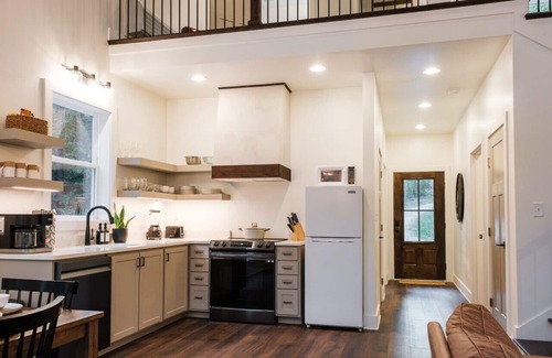 Duncanville Cabin | Private cabin on wooded 20 acres