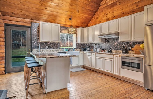 East Haven  Rutland County House | Private Cabin w/Golf Sim and Ultimate Game Room