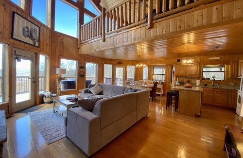 Gatlinburg - Pigeon Forge Cabin | Private cabin with views, hot tub, 8 min from The Great Smoky Mountains Nat Park