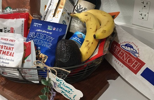 Lincoln Acres Cottage | Private Casita w/Kitchen/Laundry & Garden Living