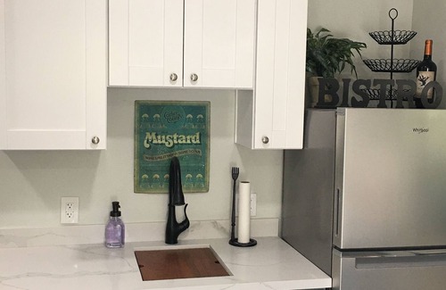 Lincoln Acres Cottage | Private Casita w/Kitchen/Laundry & Garden Living