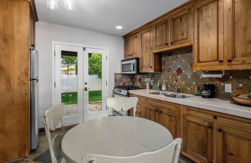 Del Ray Estates House | Private Casita with citrus trees and mountain views on grounds of Arcadia estate