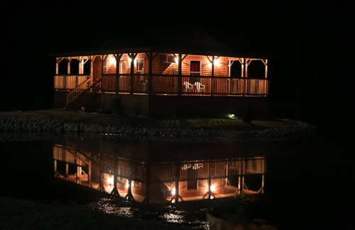 Russell Springs Cabin | Private Catch And Release Lake-Boat Rental Included! Close to Lake Cumberland!