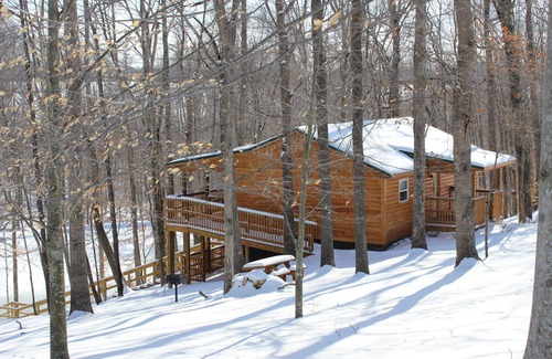 Russell Springs Cabin | Private Catch And Release Lake-Boat Rental Included! Close to Lake Cumberland!
