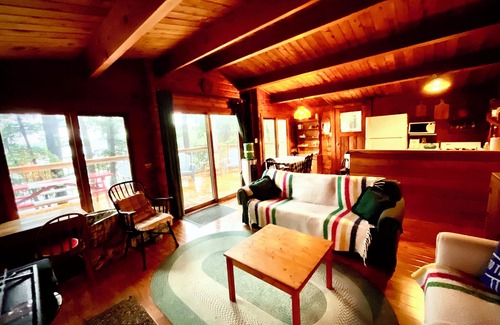 Parham Cottage | Private cedar island cottage. Amazing big lake views.