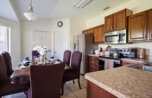 Deltona Lakes House | Private Centrally located Cozy relaxing Getaway!