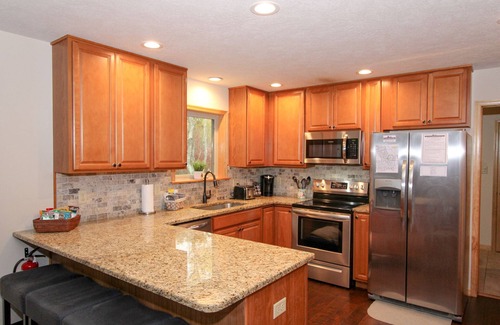 Albrightsville House | Private Chalet & Hot Tub. Access to Pool, Lake, & Beach