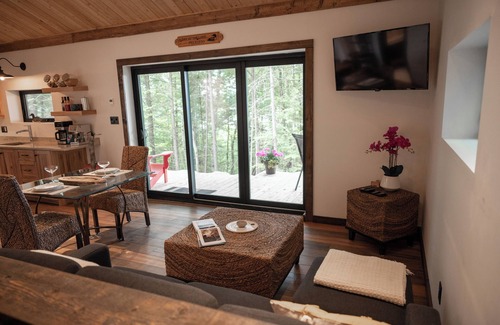Madawaska Valley Ski Chalet | Private Chalet in Nature & Water/Near Algonquin