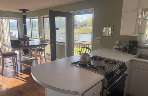 Clarkesville House | PRIVATE ! Charming Lake house on 20 acre private lake with sunset vi