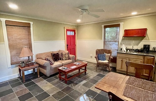 Pisgah Forest Cabin | Private charming Mountainside Cabin near The Pisgah National Forest.