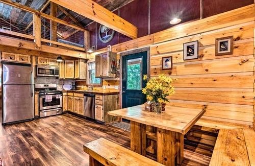 Elmdale House | Private Chase County Cabin on Middle Creek!