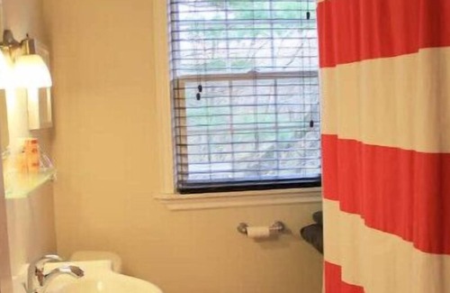Fredericton Apartment | Private & clean 2 bedroom w/laundryn