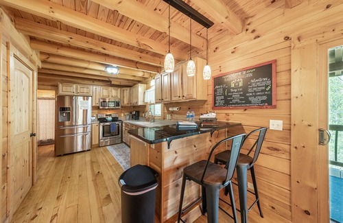 Nebo House | Private & clean. Enjoy the beauty of Lake James & Western North Carolina!