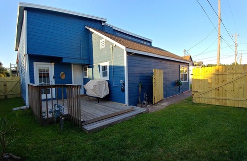 San Leon House | Private clean space with secure motorcyle parking with the bay a house away