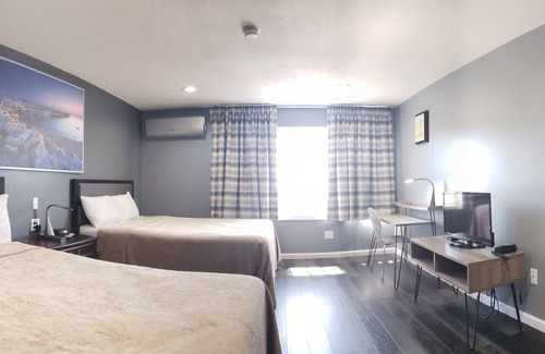 Waterford Apartment | Private - Cloud Comfort Double Queen Bed Room