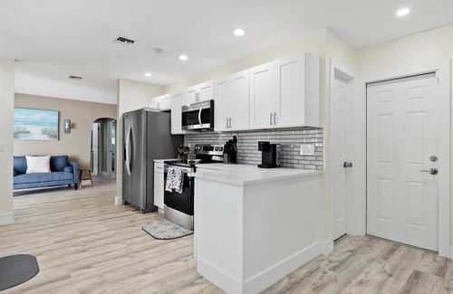 Lake Worth House | Private Coastal Chic 3BR Retreat