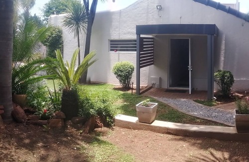 Pretoria Cottage | Private, Comfort and Cozy unit