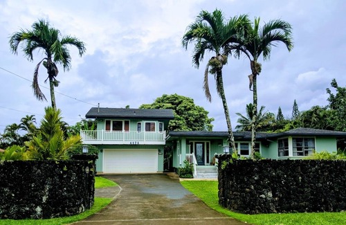 Omao House | Private, Comfortable and Cozy with Distant Ocean and Mountain Views