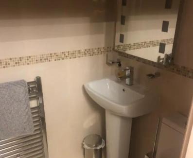 Clontarf House | Private comfortable bedroom with ensuite