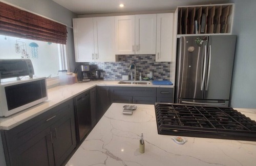 Frydendal Condo | Private condo by the beach! ¡Condo a pasos de la playa!