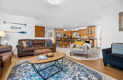 Petoskey House | Private & Convenient-Hot tub-Fire Pit-Game room!