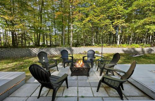 Petoskey House | Private & Convenient-Hot tub-Fire Pit-Game room!