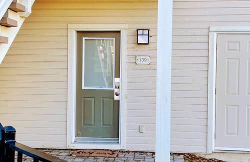 The Blue Mountains House | Private corner unit with wide windows, beautiful ski slopes view